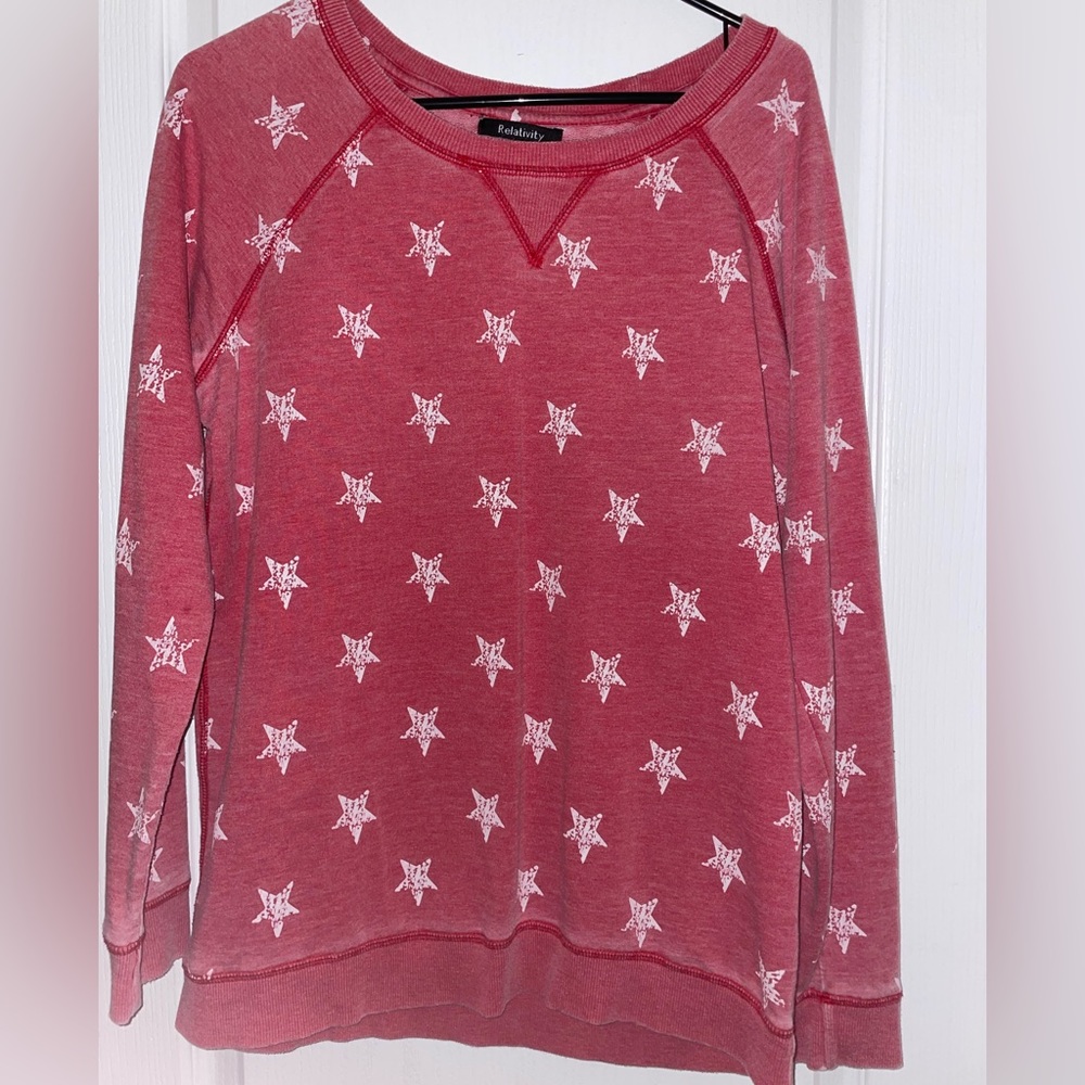 Women’s Large sweater star print Brand:Relativity Color:Red w/stars Size: Large